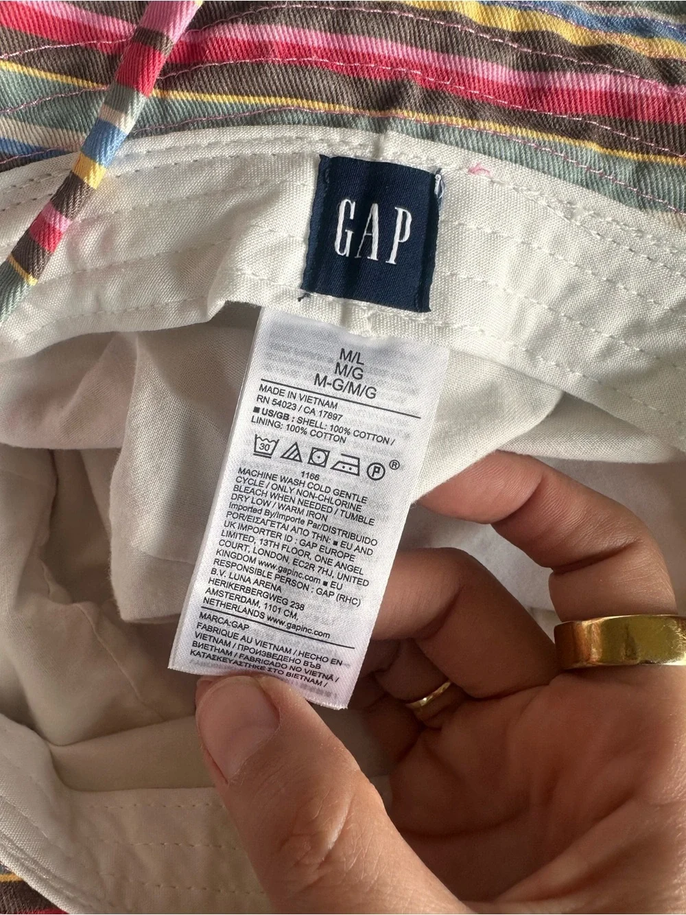 Gap NWT Frayed Bucket Hat